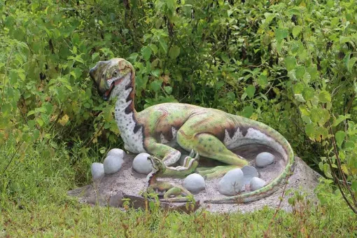 Oviraptor Nest Prop