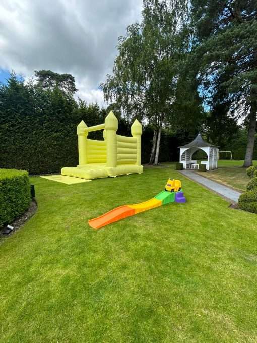Lemon Bouncy Castle 15 x 12ft - Image 4