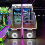 Contactless basketball arcade machine with card payments for revenue share