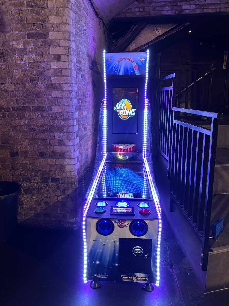 Jet Pong arcade machine for bars revenue share