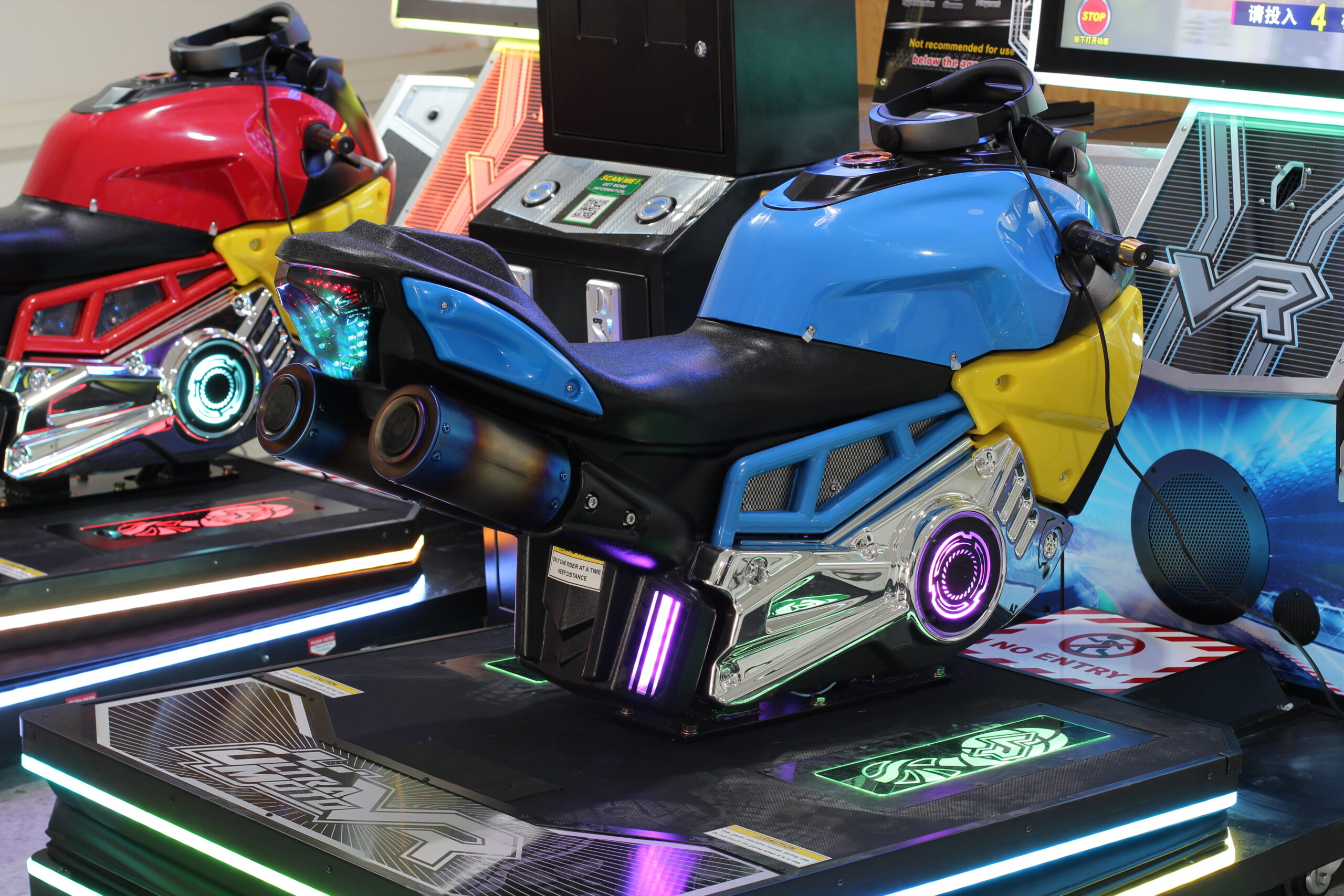 Ultra Moto VR Arcade Game Hire - Image 2